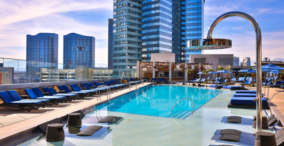 The Perfect Poolside Vegas Selfie