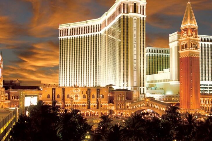 Top 10 Vegas Hotels For Bachelorettes