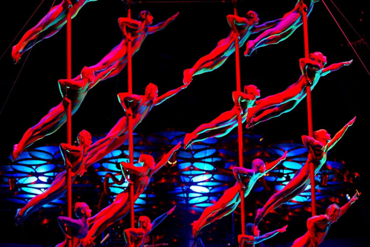 Cirque Du Soleil performers on stage